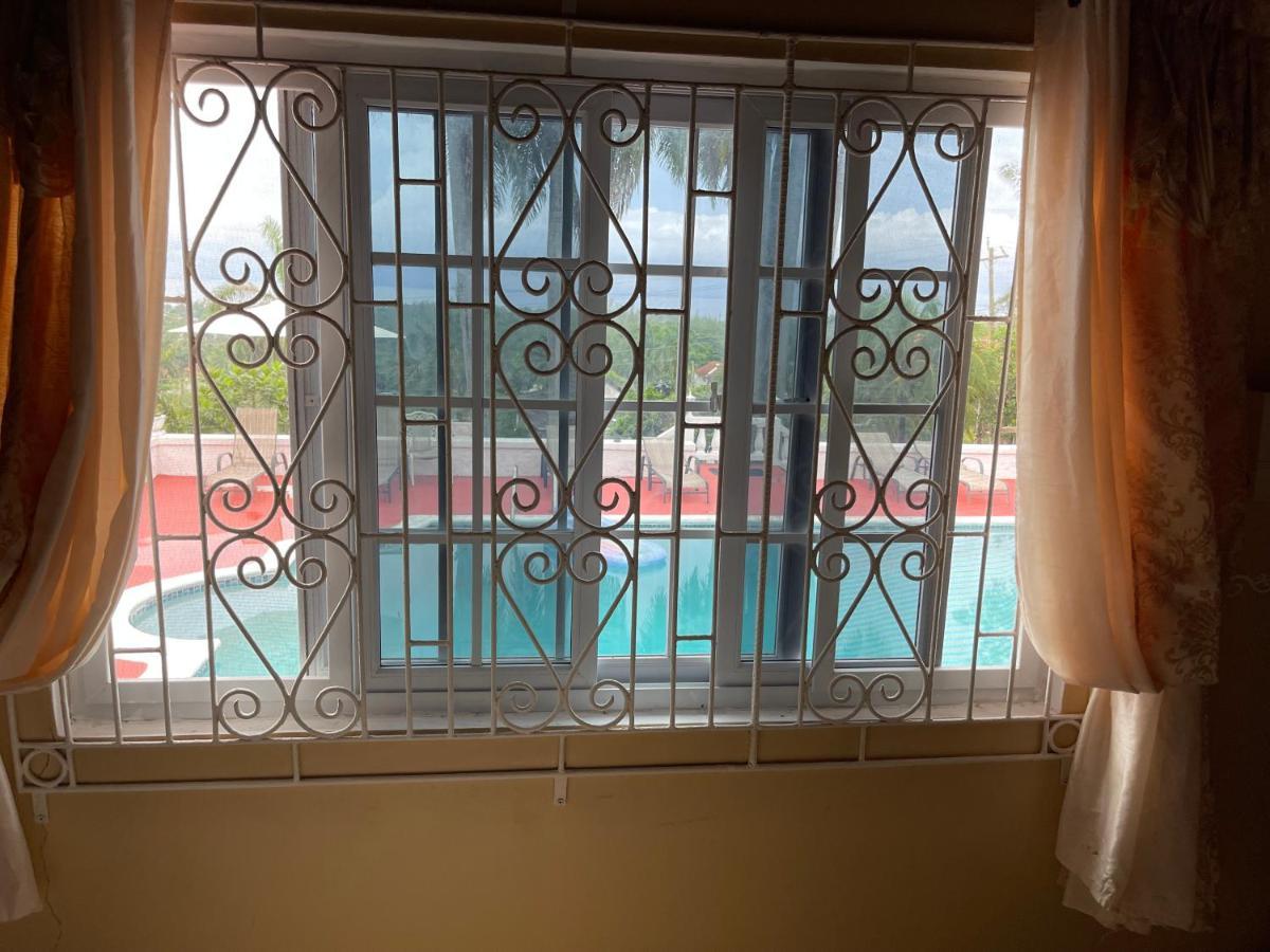 Peaceful Palms Montego Bay Hotel Exterior foto